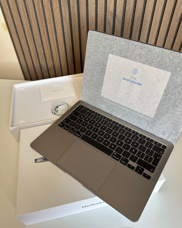 MacBook Air M1 8GB RAM 256GB SSD 13.3" - Imagen 2